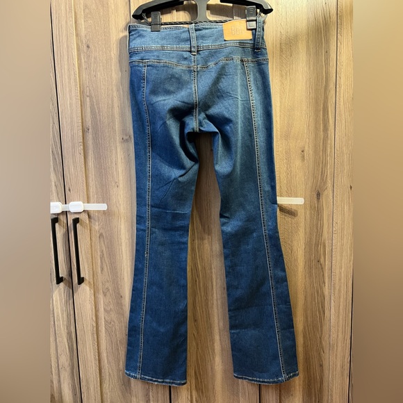 BDG Urban Outfitters Jeans Women’s 28 Y2K Belted Flare jeans Stretch - Picture 2 of 8